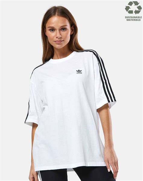 Adidas T.